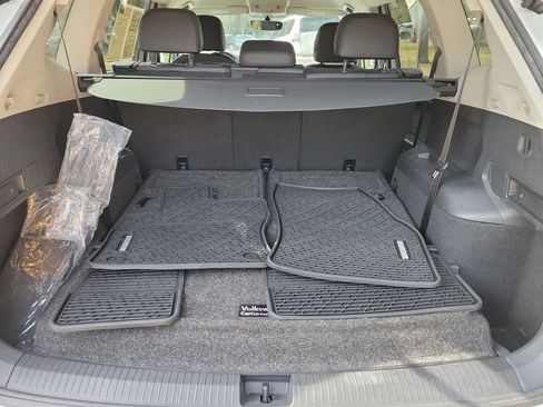 Used 2020 Volkswagen Tiguan SE image 8