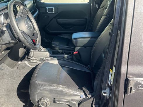 Used 2019 Jeep Wrangler Unlimited Sport S AWD/4WD image 9