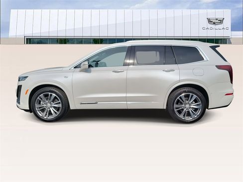 Used 2025 Cadillac XT6 Premium Luxury w/ Technology Package image 5