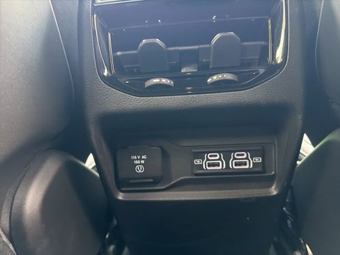 Certified 2025 Jeep Grand Cherokee Altitude image 24