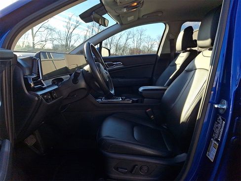 Used 2023 Kia Sportage EX image 12