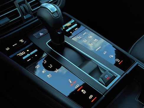 New 2026 Porsche Macan Turbo AWD/4WD image 30