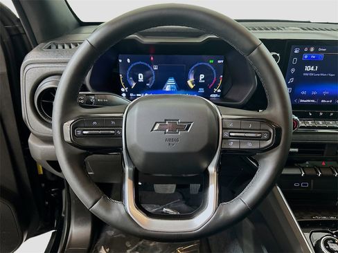 Used 2025 Chevrolet Colorado Trail Boss image 9