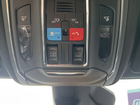 Used 2024 Jeep Grand Cherokee L Laredo AWD/4WD image 18