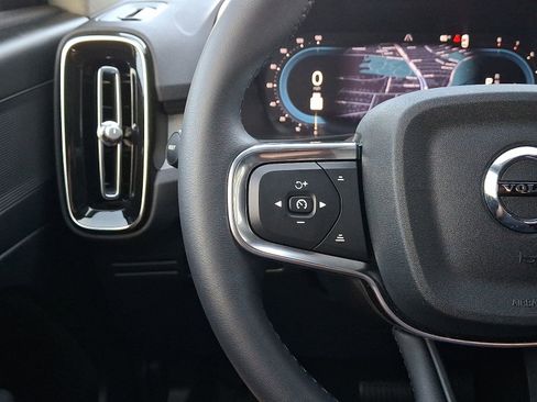 Certified 2024 Volvo XC40 B5 Core image 20