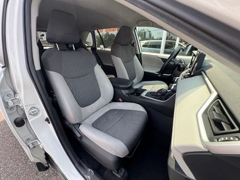 Used 2021 Toyota RAV4 XLE w/ XLE Grade Weather Package AWD/4WD image 11