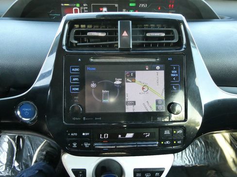Used 2017 Toyota Prius Prime Plus FWD image 17