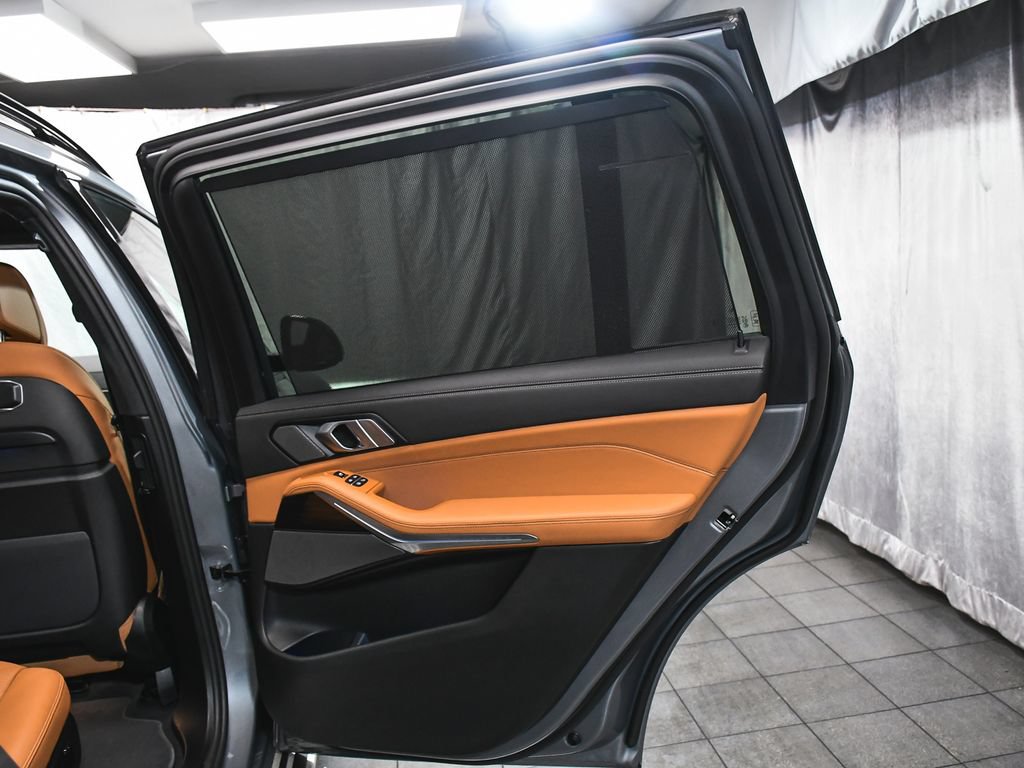 Used 2026 BMW X7 xDrive40i AWD/4WD image 15
