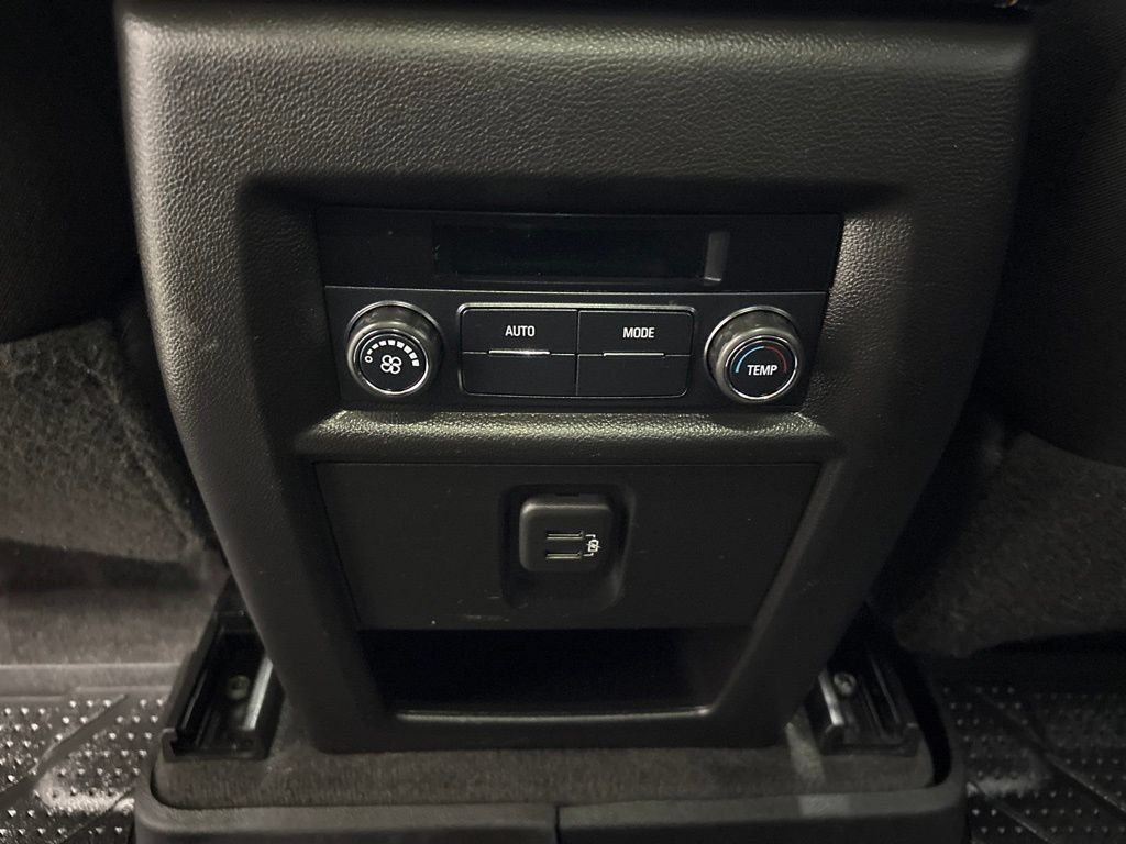 Used 2020 Chevrolet Traverse LT AWD/4WD image 33