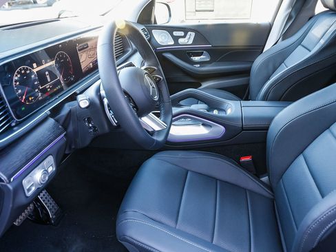 New 2026 Mercedes-Benz GLS 450 4MATIC image 19
