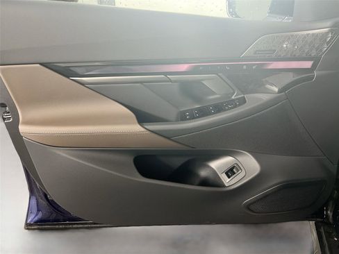 New 2026 BMW 530i xDrive AWD/4WD image 18