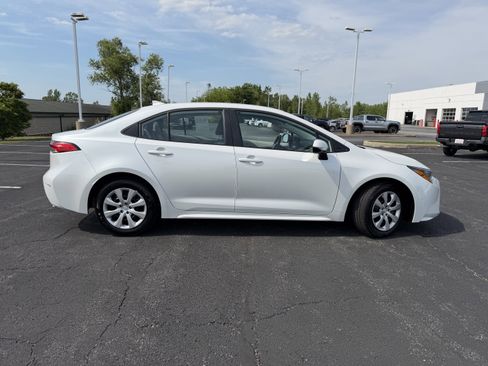 Used 2026 Toyota Corolla LE FWD image 9