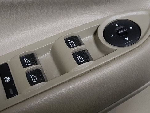 Used 2017 Ford Escape SE w/ Equipment Group 201A image 27