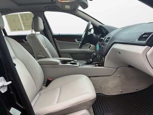 Used 2010 Mercedes-Benz C 300 Sedan image 21