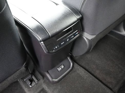 Used 2023 Toyota Highlander LE FWD image 24