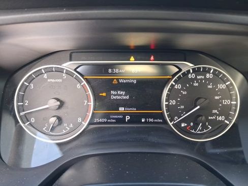 Used 2025 Nissan Rogue SV w/ SV Premium Package FWD image 17