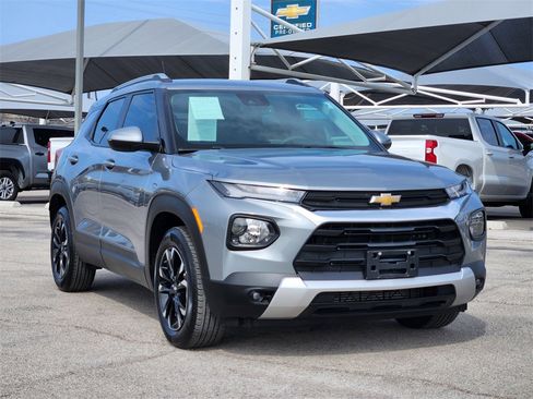 Certified 2023 Chevrolet TrailBlazer LT w/ Convenience Package image 3