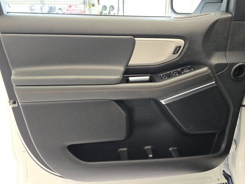 Used 2025 Ford Expedition Active AWD/4WD image 24