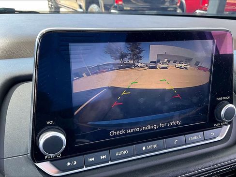 Used 2023 Nissan Rogue SV image 22