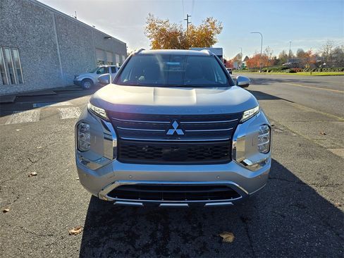 New 2025 Mitsubishi Outlander SEL image 2