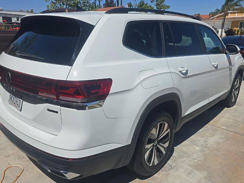 Used 2024 Volkswagen Atlas SE AWD/4WD image 14