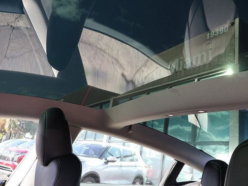 Used 2023 Tesla Model 3 Standard Range image 19