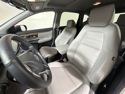 Used 2022 Honda CR-V Touring image 9