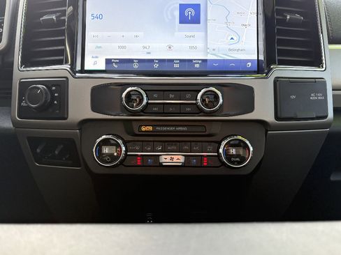 Certified 2022 Ford F350 Lariat w/ Camper Package image 27