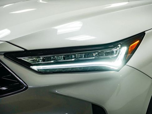 Used 2025 Acura MDX SH-AWD w/ Technology Package image 8