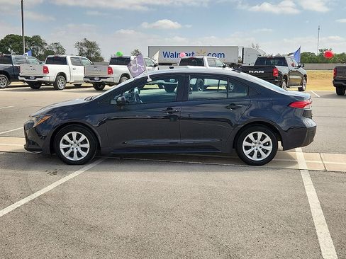 Used 2026 Toyota Corolla LE FWD image 2