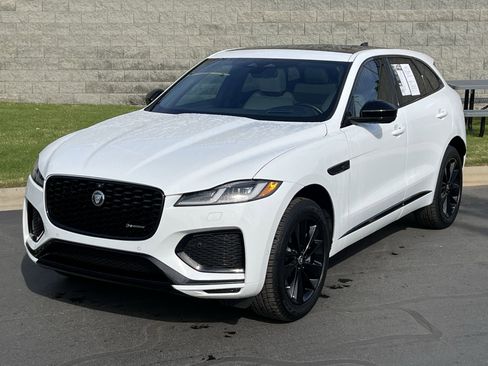 Used 2025 Jaguar F-PACE R-Dynamic S image 1