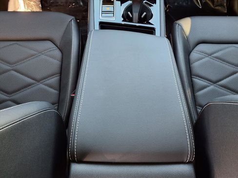 New 2026 Volkswagen Atlas SE image 15