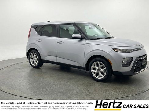Used 2025 Kia Soul LX w/ LX Technology Package FWD image 1
