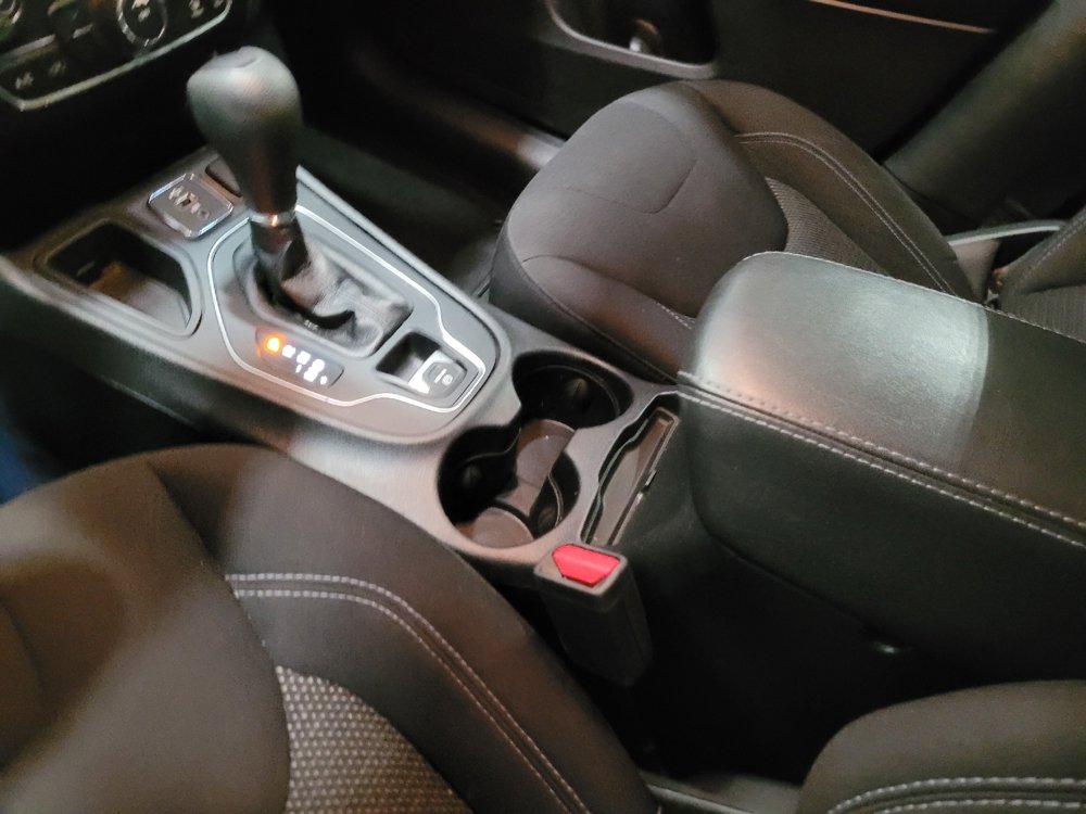 Used 2021 Jeep Cherokee Latitude FWD image 26