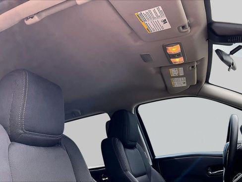 Certified 2025 Nissan Frontier SV RWD image 14