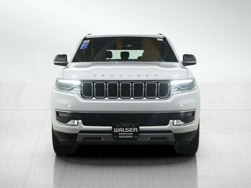 Used 2024 Jeep Wagoneer L Series II w/ Flexible Seating Group image 9