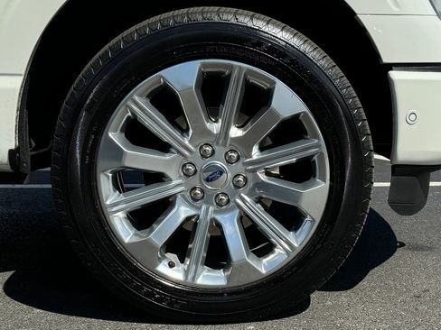 Used 2023 Ford F150 Limited image 9