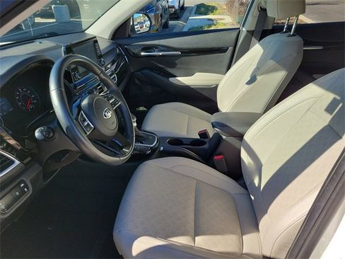 Used 2021 Kia Seltos EX image 19
