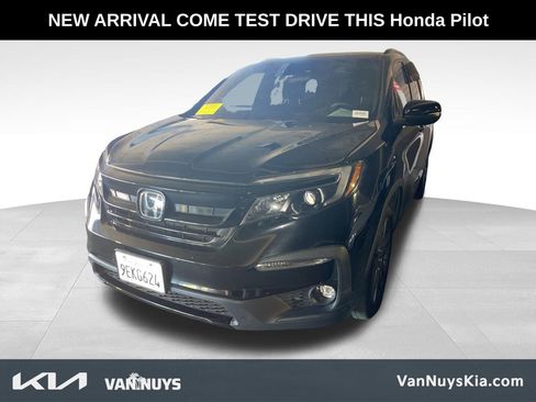 Used 2022 Honda Pilot Sport image 2
