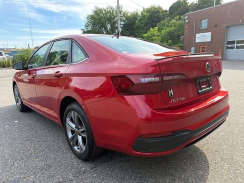 Used 2023 Volkswagen Jetta SE FWD image 4