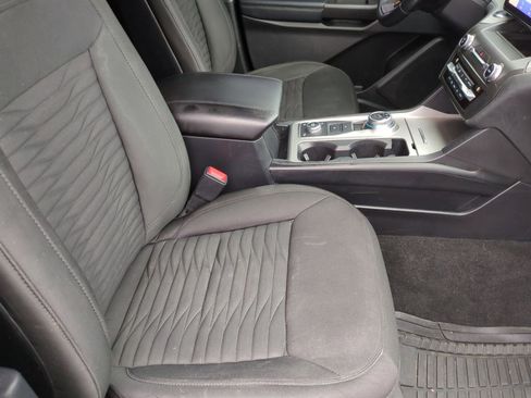 Used 2020 Ford Explorer XLT image 23