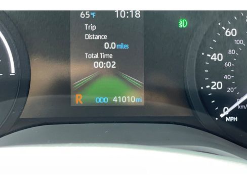 Used 2022 Toyota Sienna XSE image 39