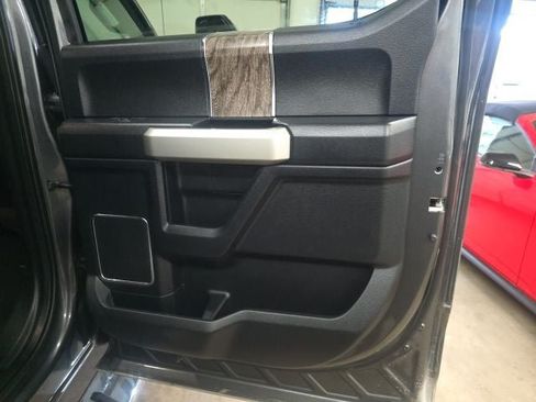 Used 2019 Ford F250 Lariat w/ Chrome Package AWD/4WD image 8