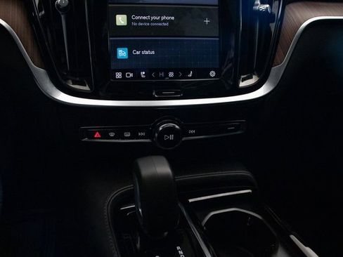 Used 2023 Volvo S60 T8 Plus w/ Climate Package image 32