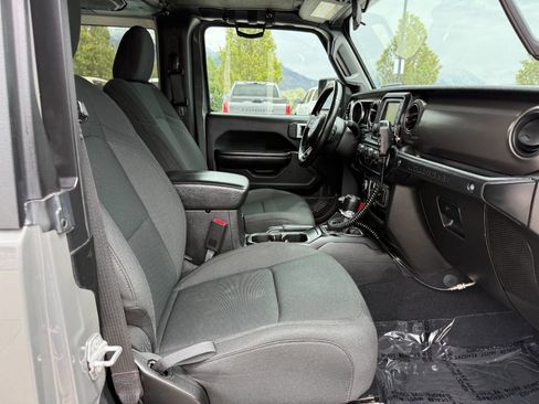 Used 2020 Jeep Wrangler Sport AWD/4WD image 24
