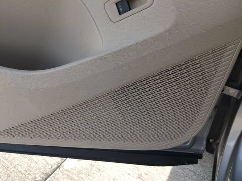 Certified 2024 Volkswagen Atlas SE FWD image 21
