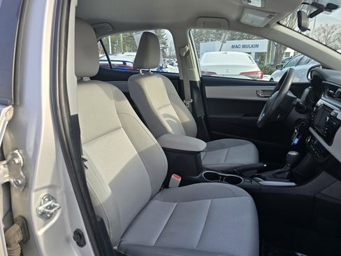Used 2015 Toyota Corolla LE image 11
