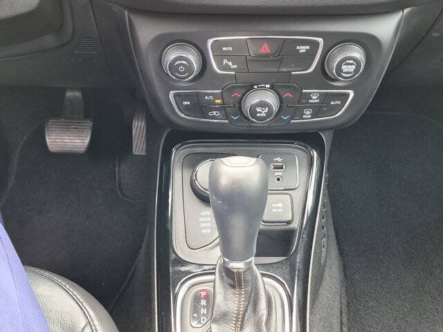 Used 2018 Jeep Compass Limited w/ Navigation Group AWD/4WD image 26