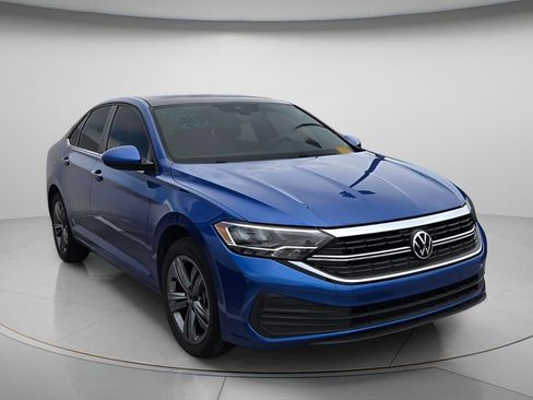 Used 2023 Volkswagen Jetta SE FWD image 4