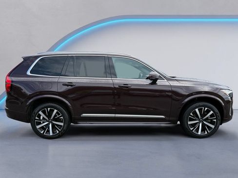 Certified 2025 Volvo XC90 B5 Core AWD/4WD image 3
